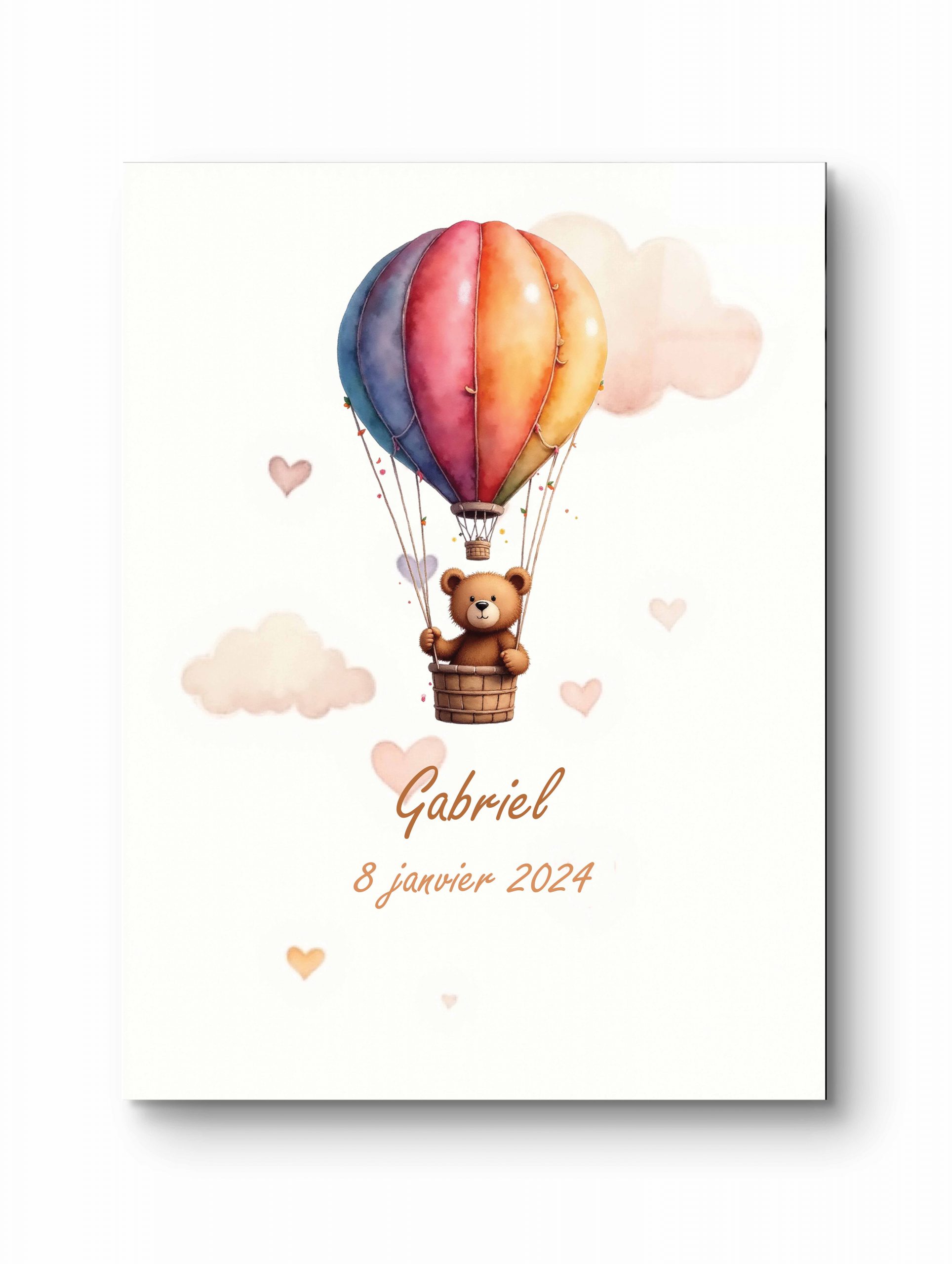 Affiche naissance illustrant un ourson dans une montgolfière flottant parmi les nuages.